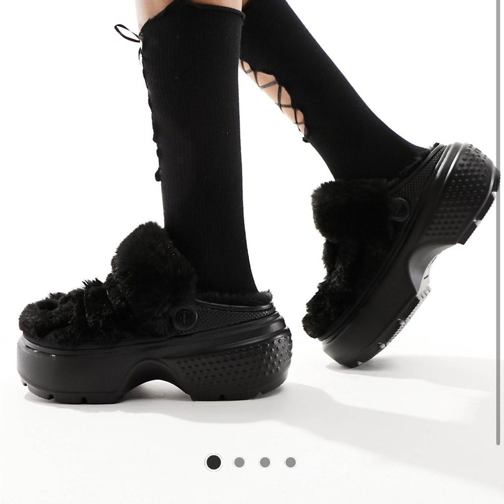 Crocs Stomp lined quilted clogs in black